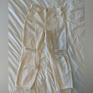 Universal thread vintage straight distressed white jeans
